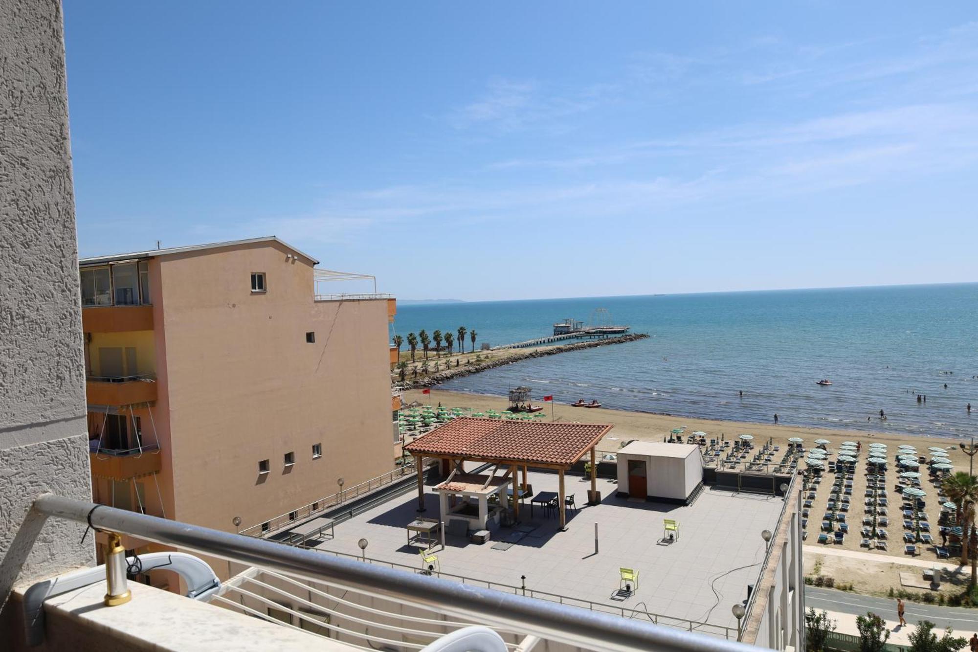 Seaside Apartment Best Durrës Esterno foto